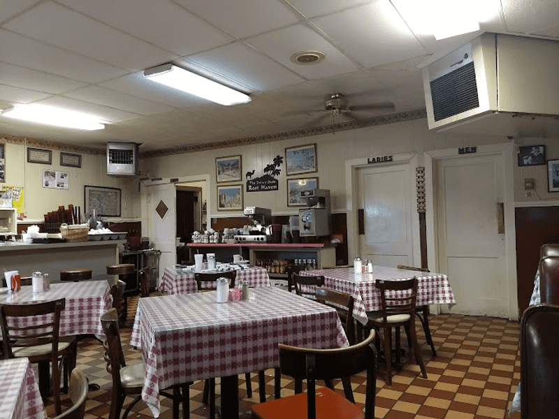 Lunch Plates That Keep Locals Coming Back