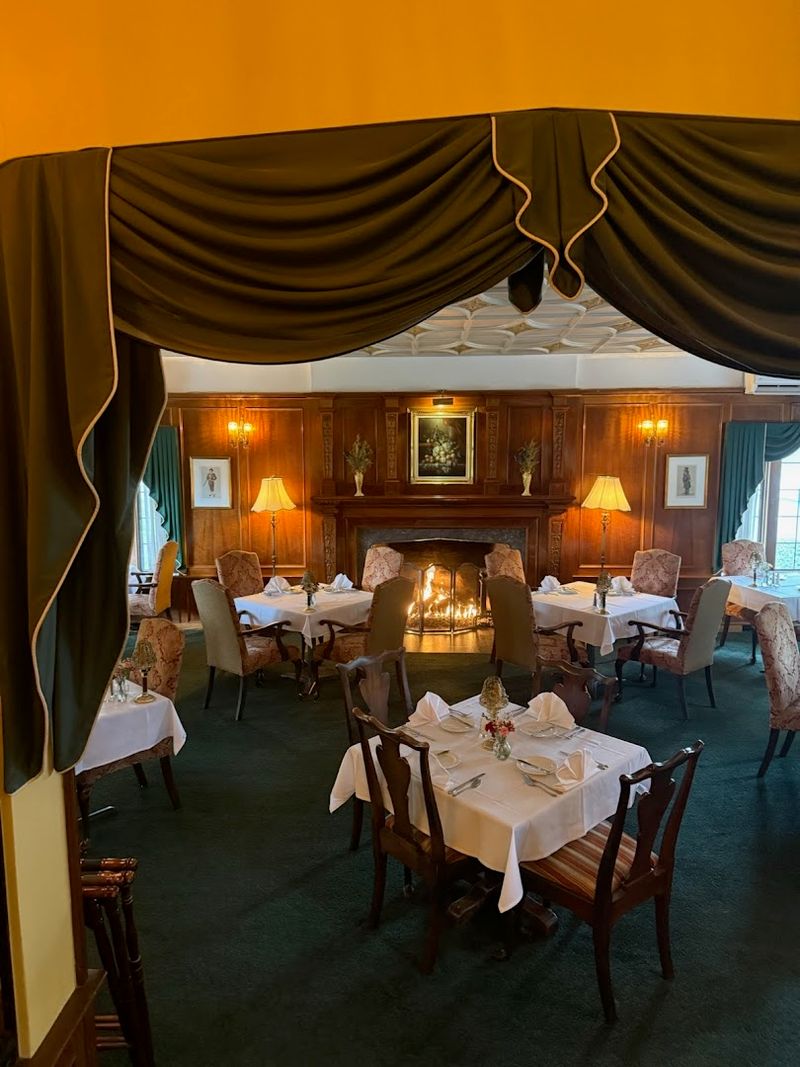 The English Inn Adds Old-School Supper Charm