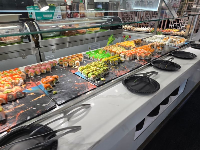 Umi Hotpot Sushi & Seafood Buffet