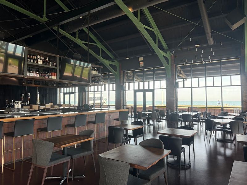 Unique Waterfront Ambiance Enhances Dining Pleasure