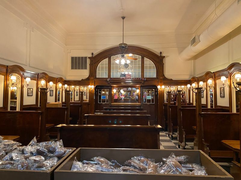 The Ice Cream Parlor That Feels Like A Time Capsule