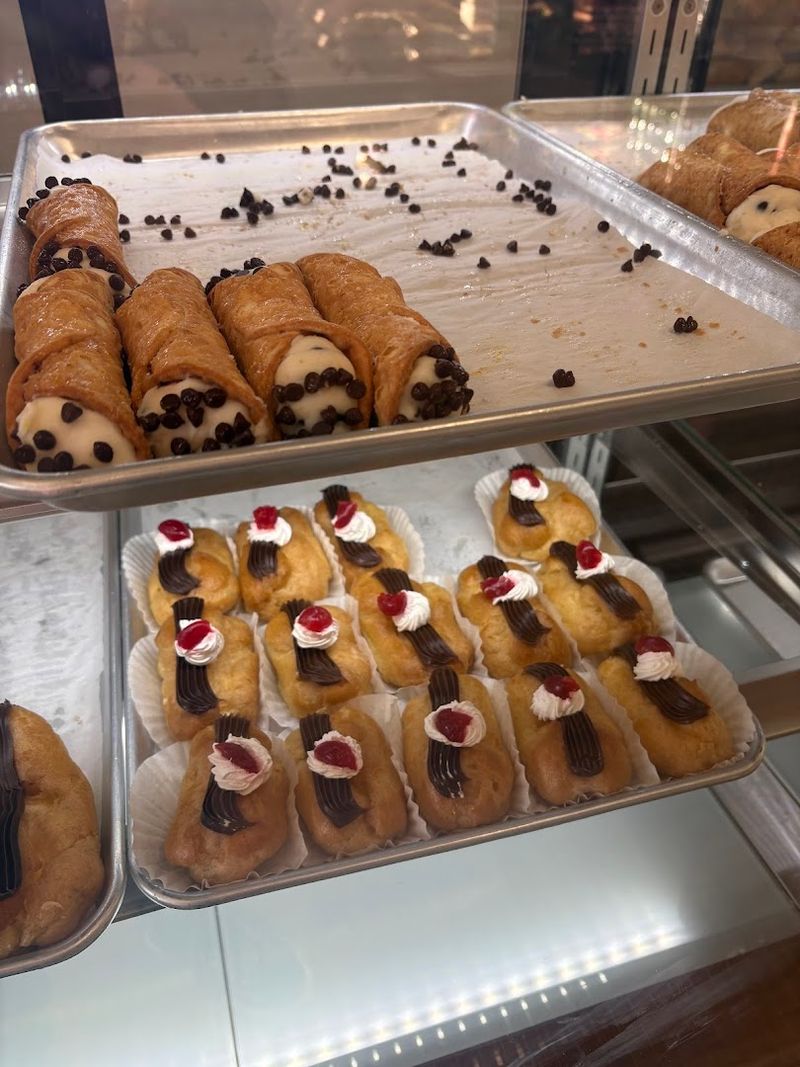 Cannoli And Sfogliatella On The Same Shelf