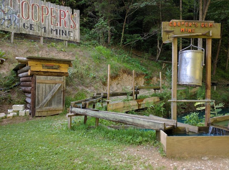 Cooper's Gem Mine, Blountville