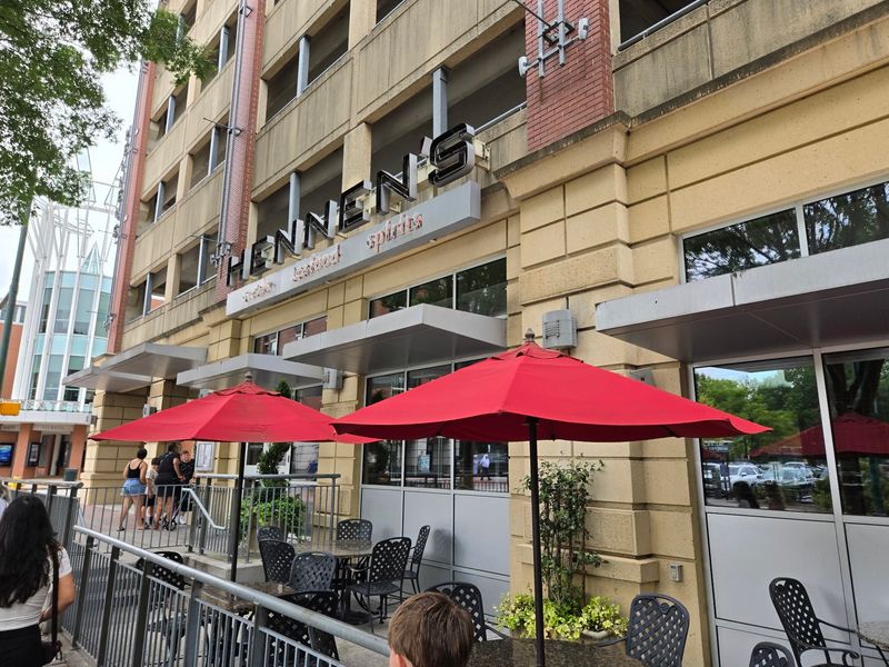 Hennen's, Chattanooga