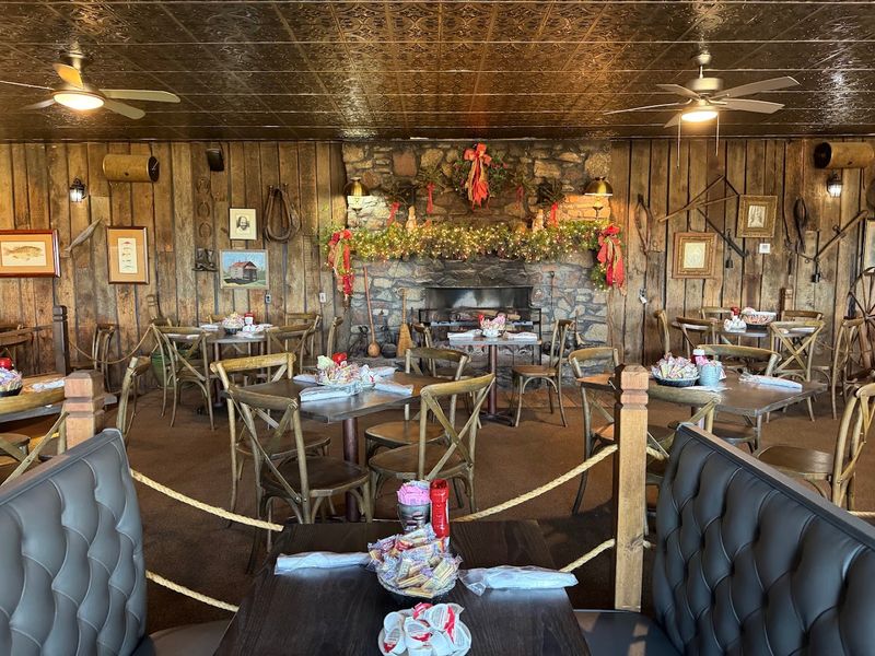 Hagy's Catfish Hotel Restaurant, Shiloh