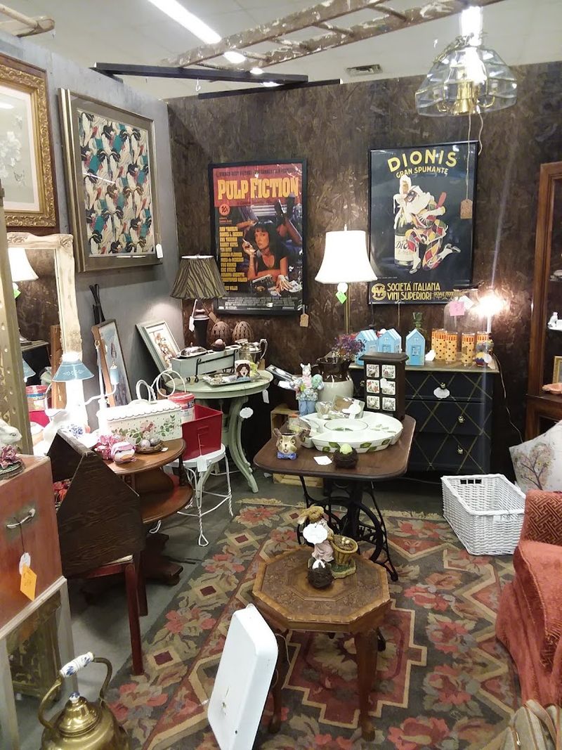 Identifying Authentic Vintage Versus Reproductions