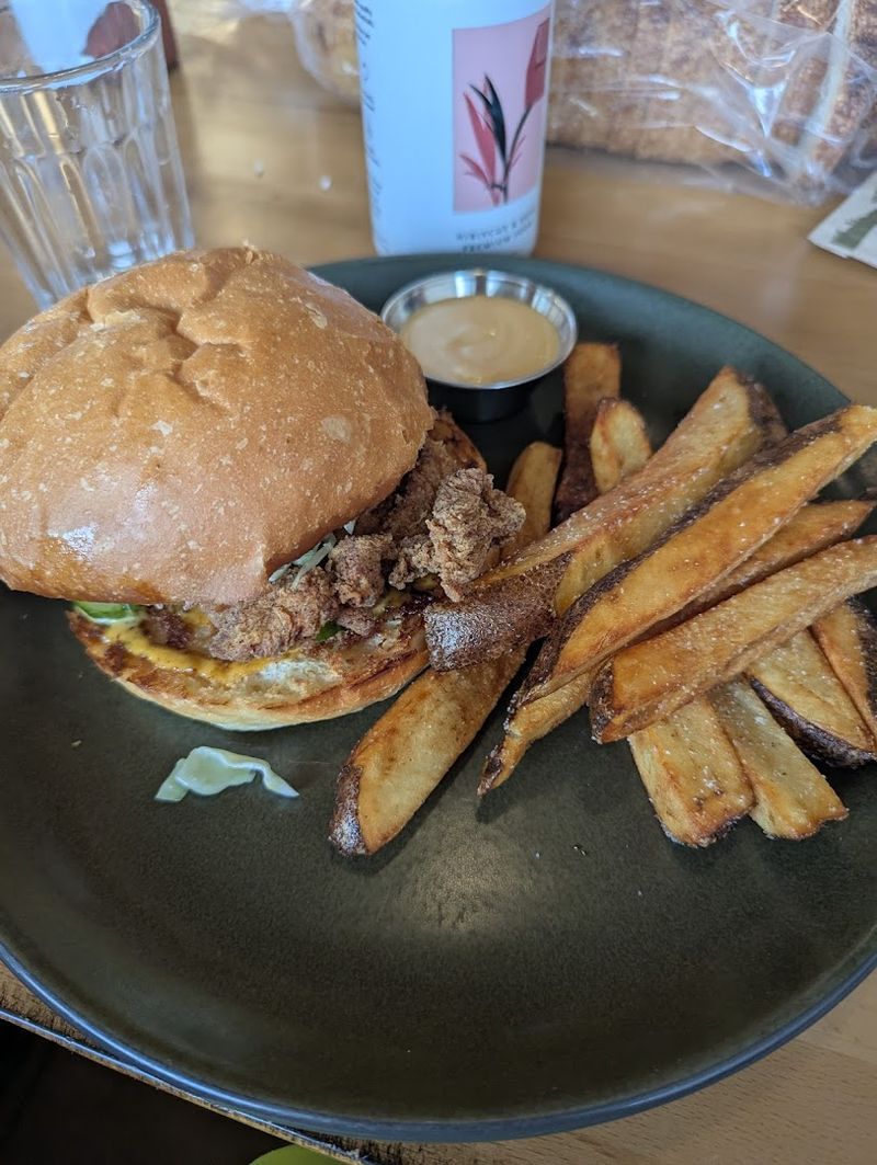 Lunch Options That Hold Their Own