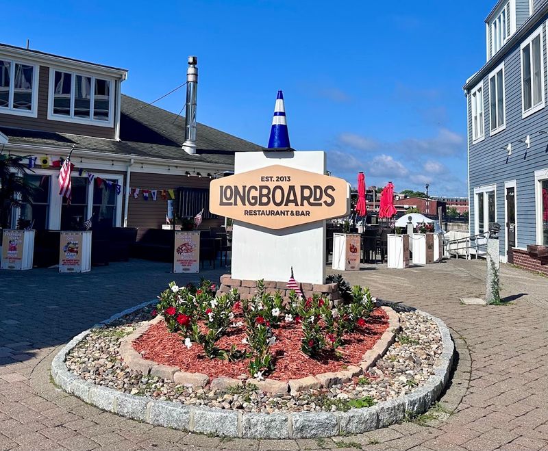 Longboards Restaurant & Bar