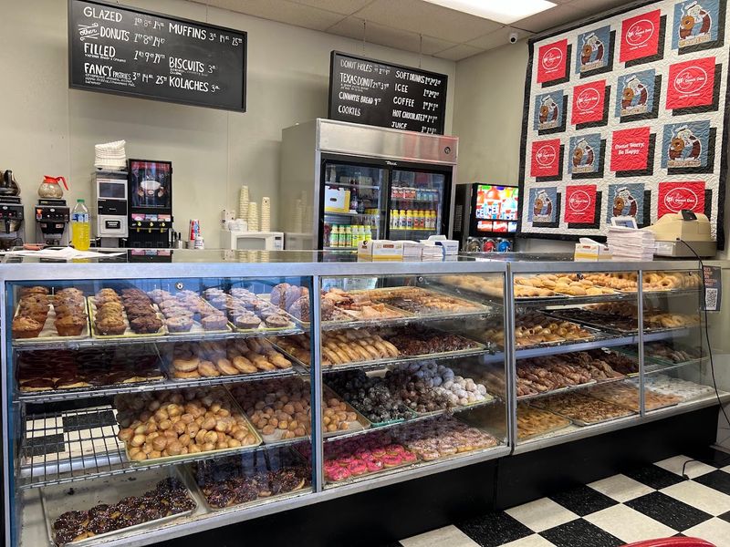 Fox's Donut Den, Nashville