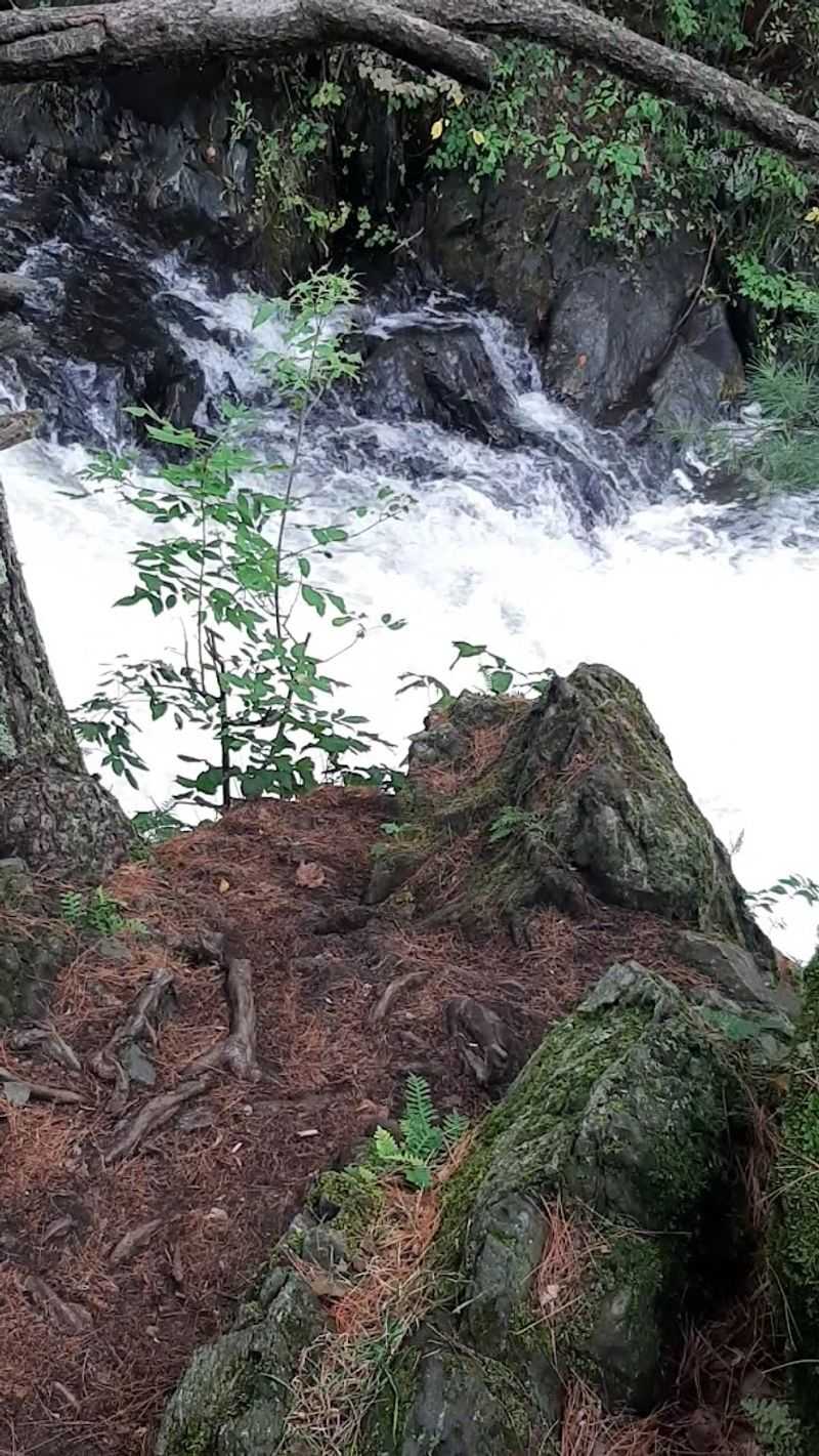 Eighteen Foot Falls