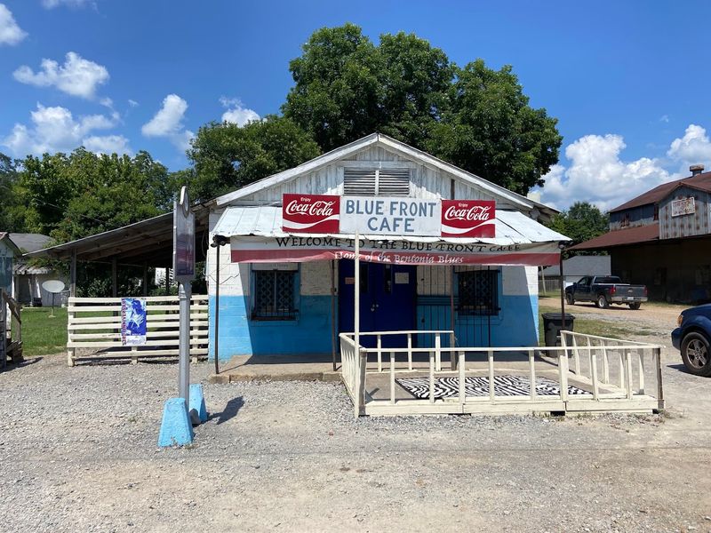 Bentonia Blues Festival, Blue Front Cafe