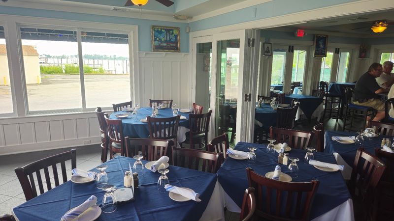 Cole's Dock Side