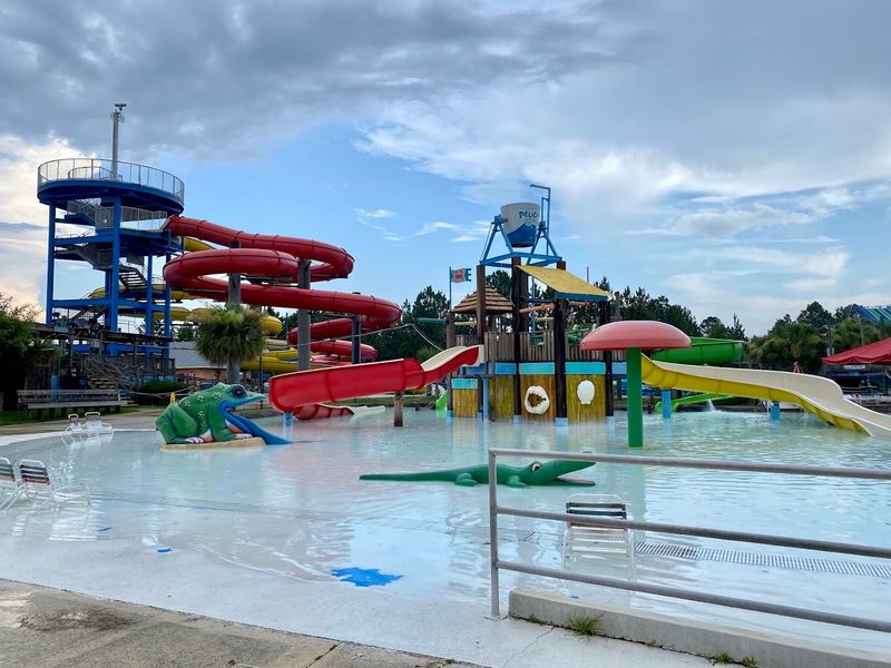 How Waterparks Enhance Family Bonding Experiences