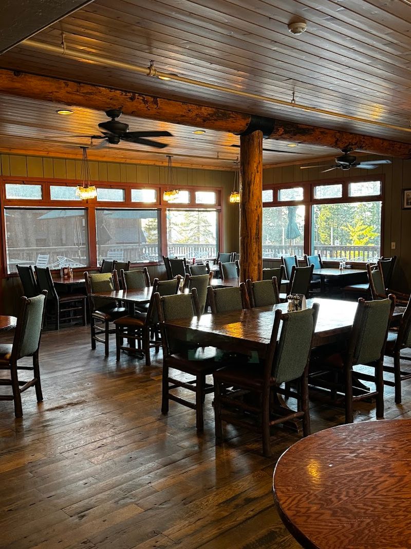 Windows That Turn Lunch Into A Lake Tahoe Moment