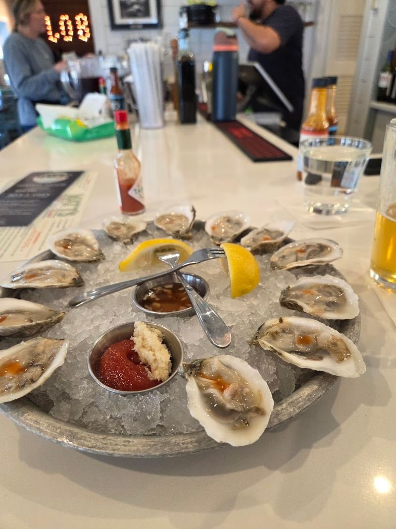 Raw Oyster Royalty