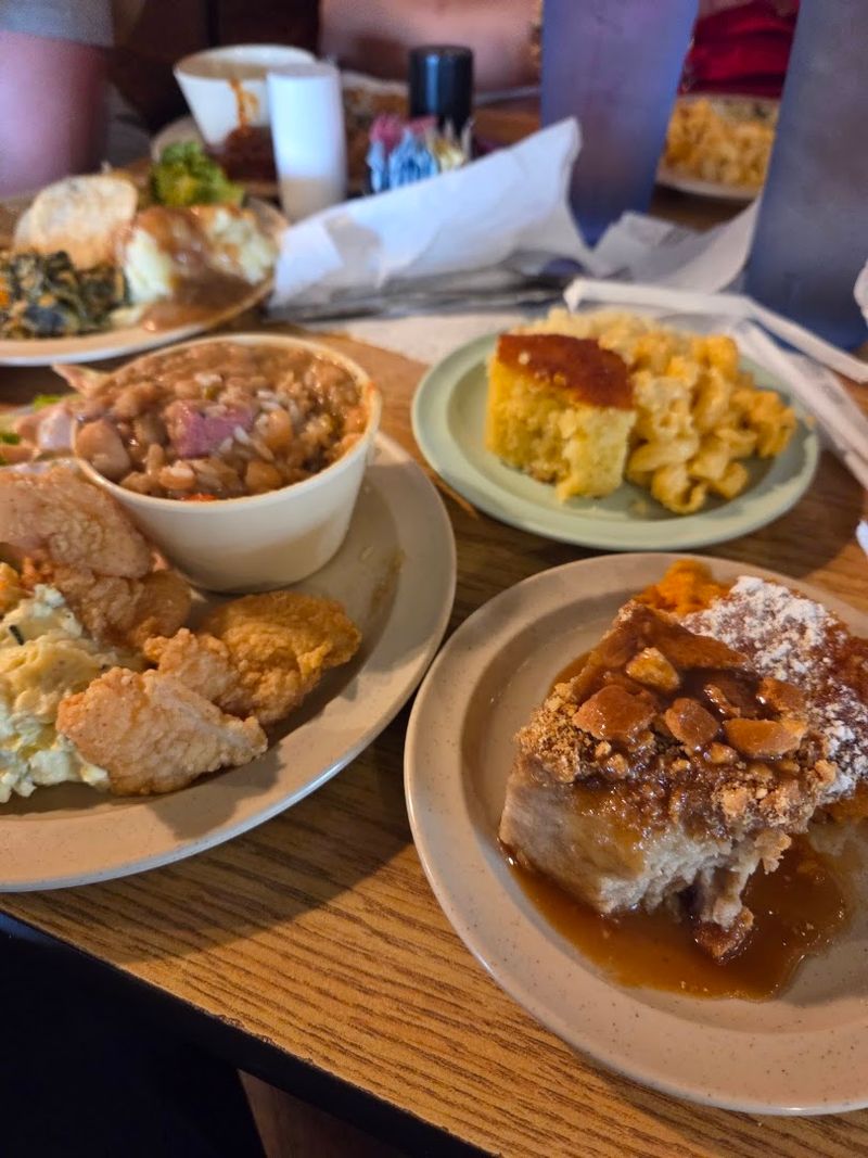 Macaroni And Cheese Cornbread And Smothered Cabbage Deliver The Comfort