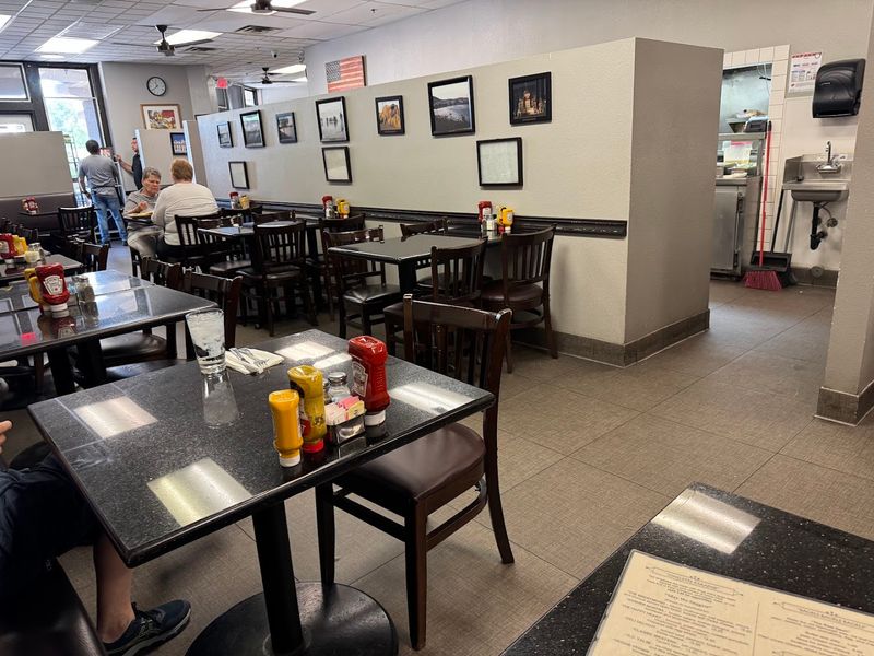 Dine-In, Takeaway, Or Delivery Options