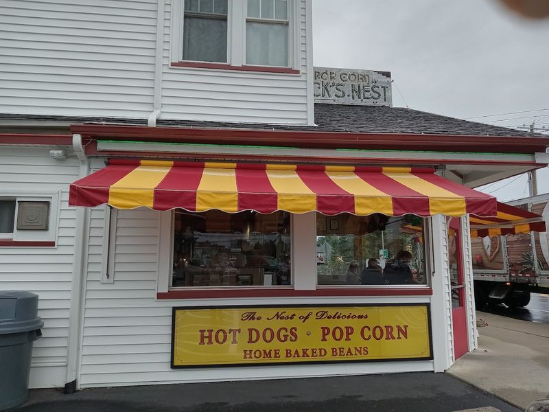 Nick's Nest, Holyoke