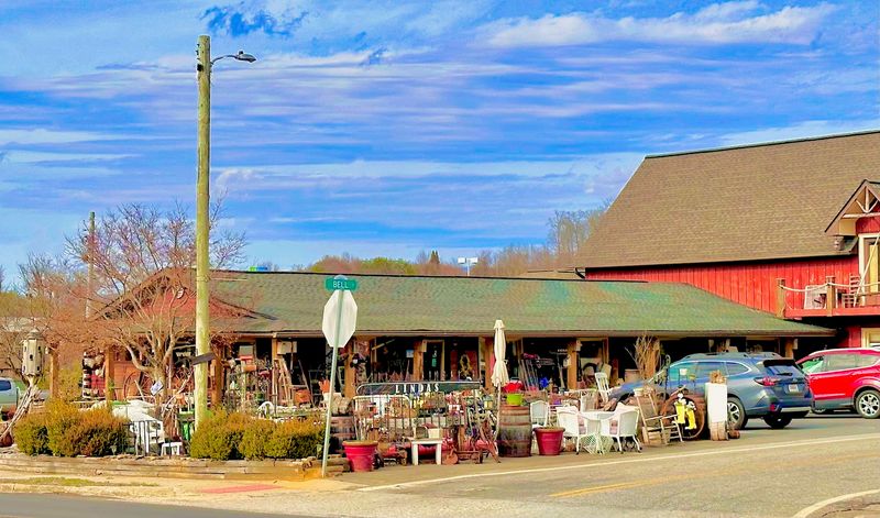 Downtown Shops And Local Finds