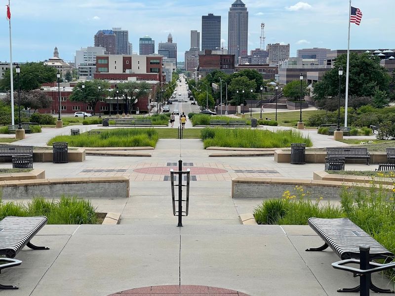 Des Moines