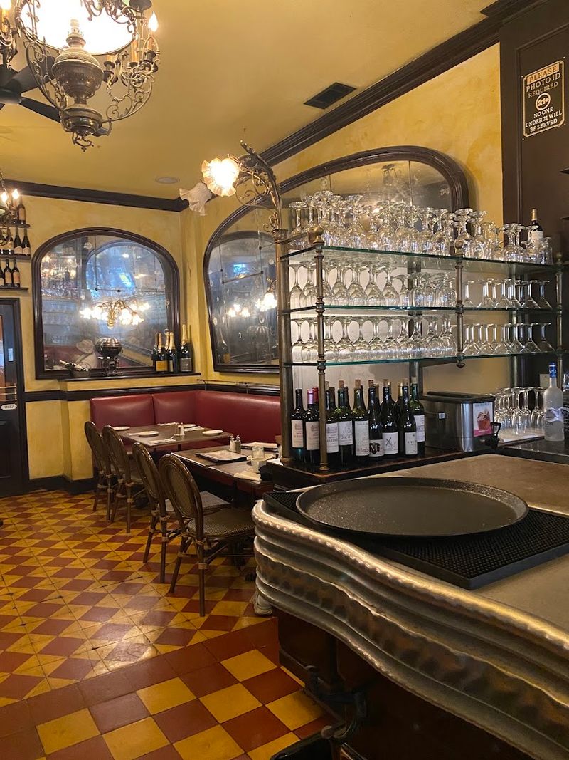 Le Bistro