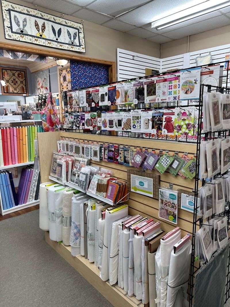 Creekside Fabrics Quilts And Yarn