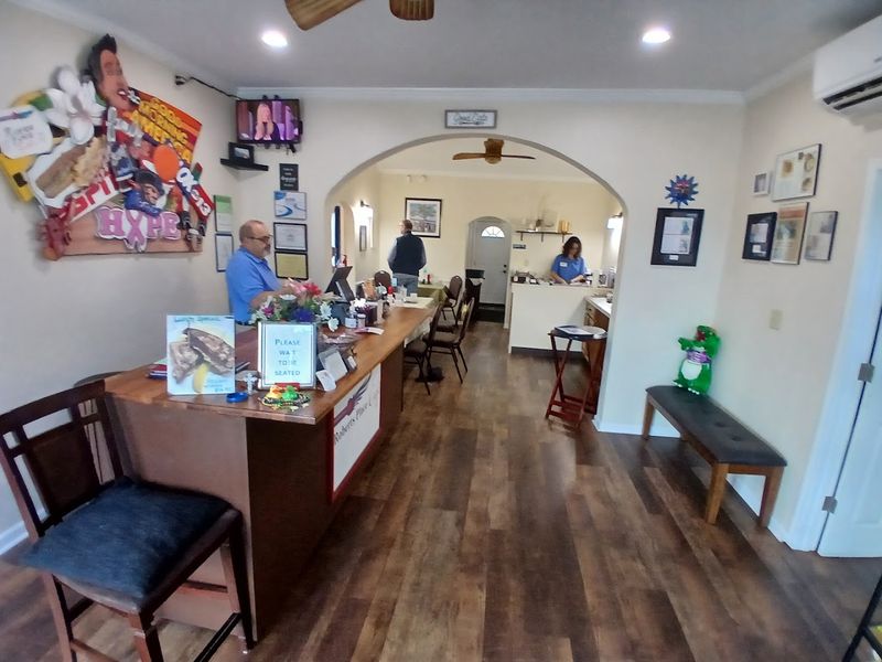 Robert's Place Cafe