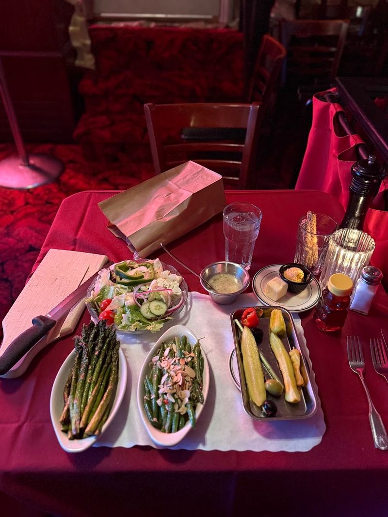 What Makes A Supper Club So Special