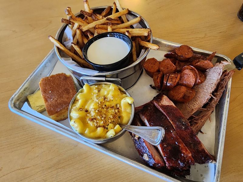 Where Brisket And Hot Links Share The Spotlight