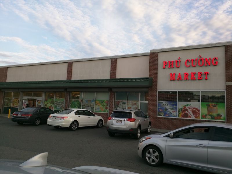 Phu Cuong Market, Dorchester