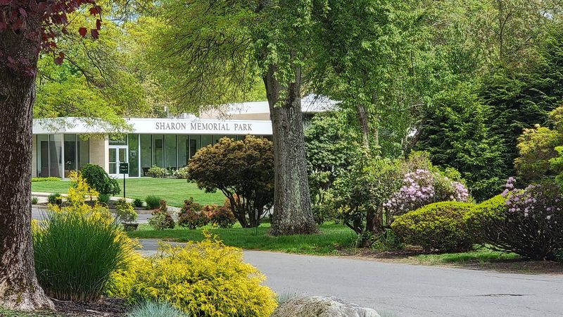 Sharon Memorial Park, Sharon