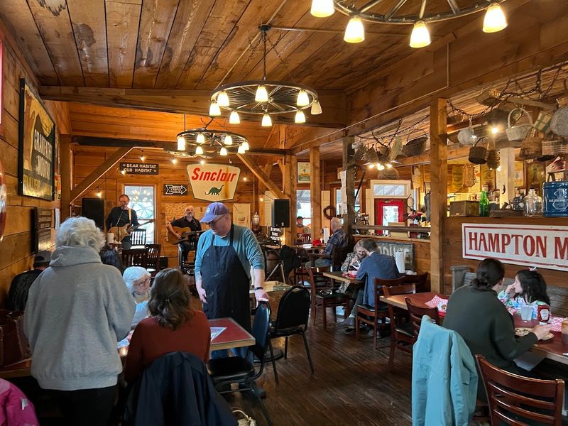 Live Music That Sets The Whole Mood