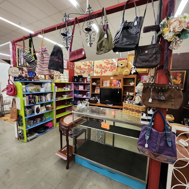 Tips For Negotiating Prices At Thrift Stores