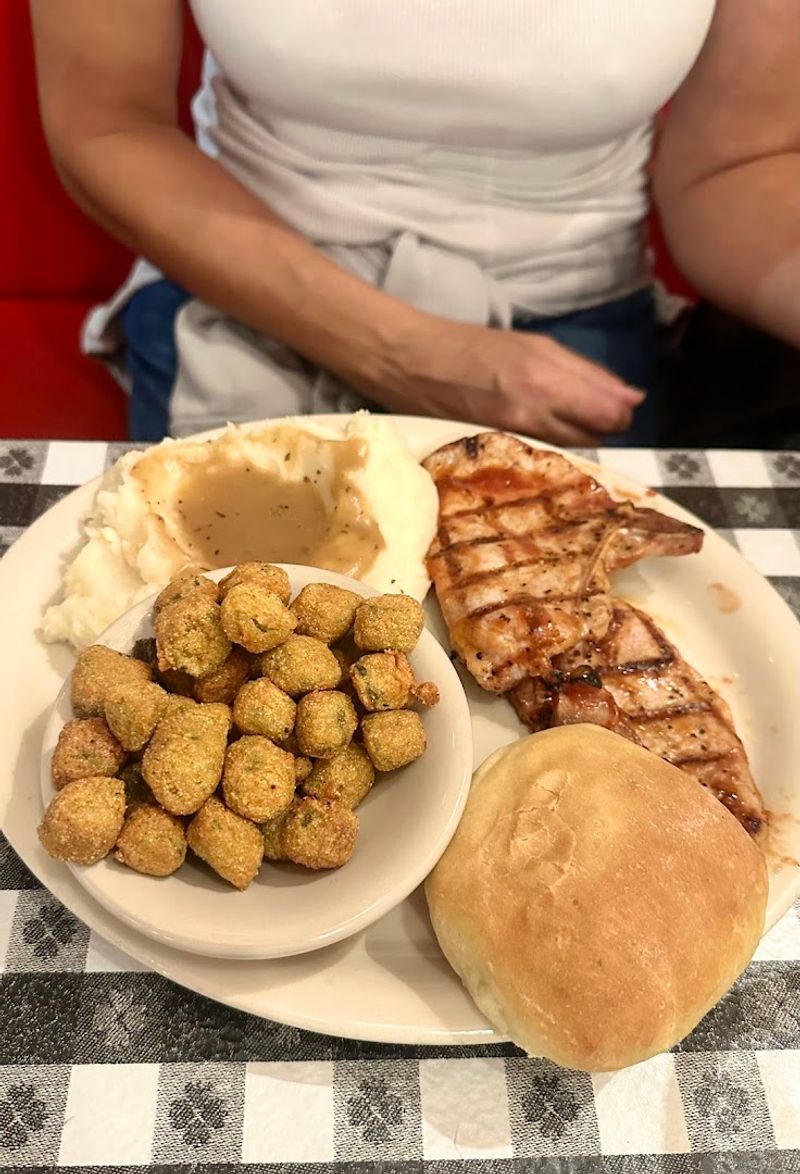 Pairing Buttered Rolls With Classic Southern Dishes