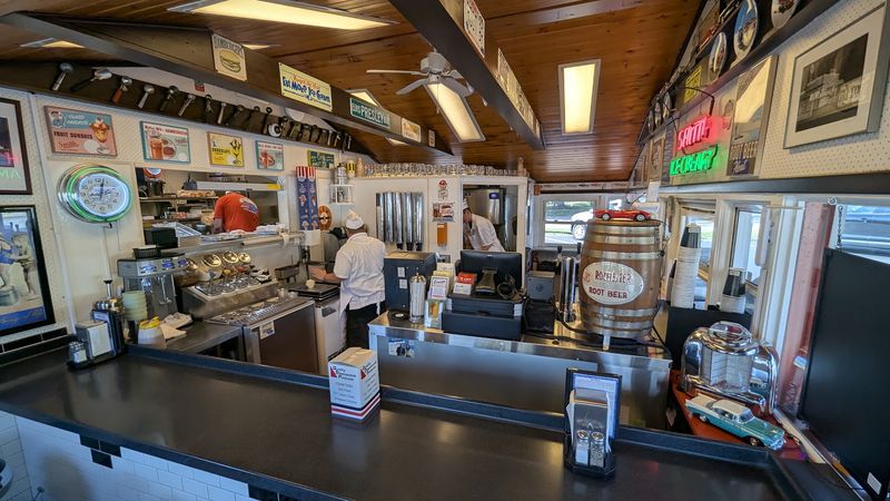 Ardy & Ed's Drive In