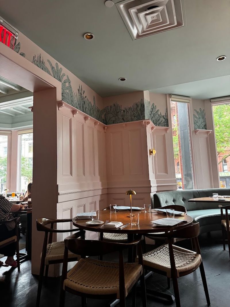 Saltie Girl, Boston
