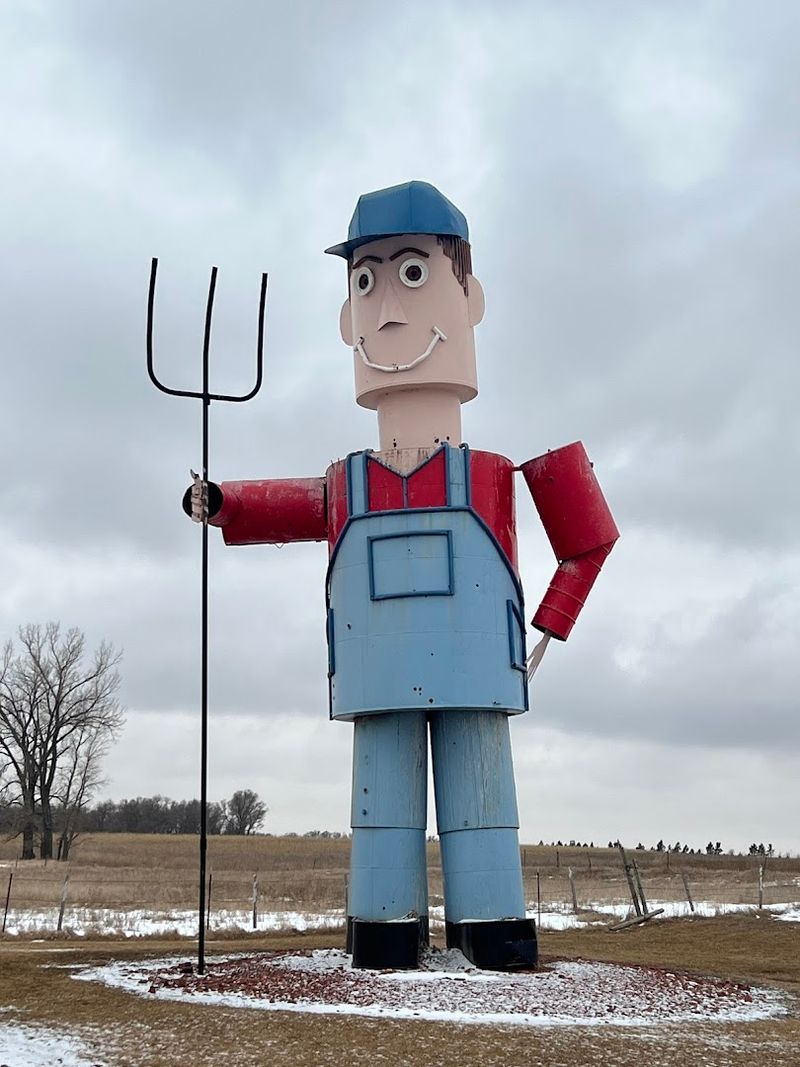 Enchanted Highway — Tin Family Sculpture