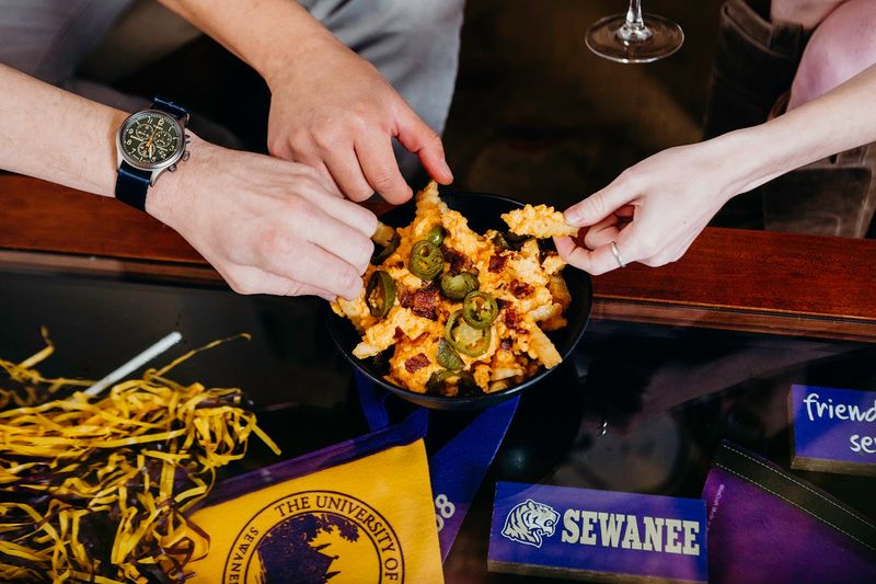 Green’s View Grill Pairs Casual Dining With Wide Open Views