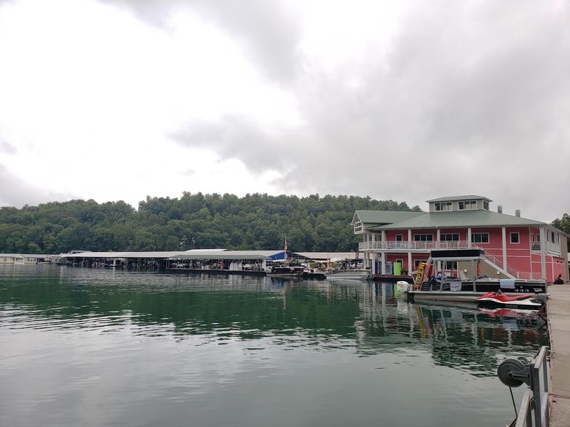 Castaways Grill And Bar At Shangahi Resort & Marina
