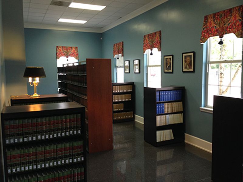 Starkville-Oktibbeha County Public Library