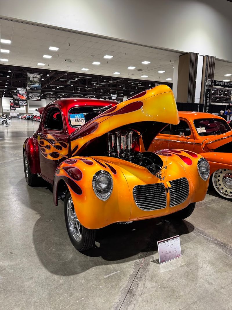 Auctions And Swap Meets: A Collector's Playground