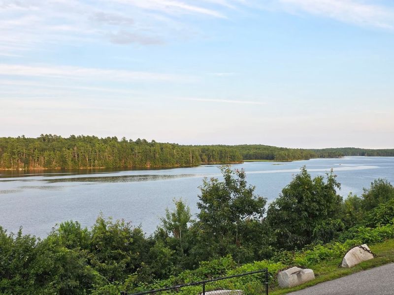 The Sasanoa River Views Make Dinner Feel Like Part Of The Vacation