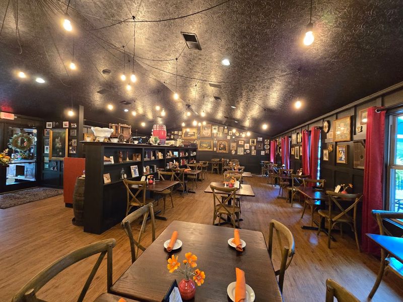 Family Friendly Dining Options And Atmosphere
