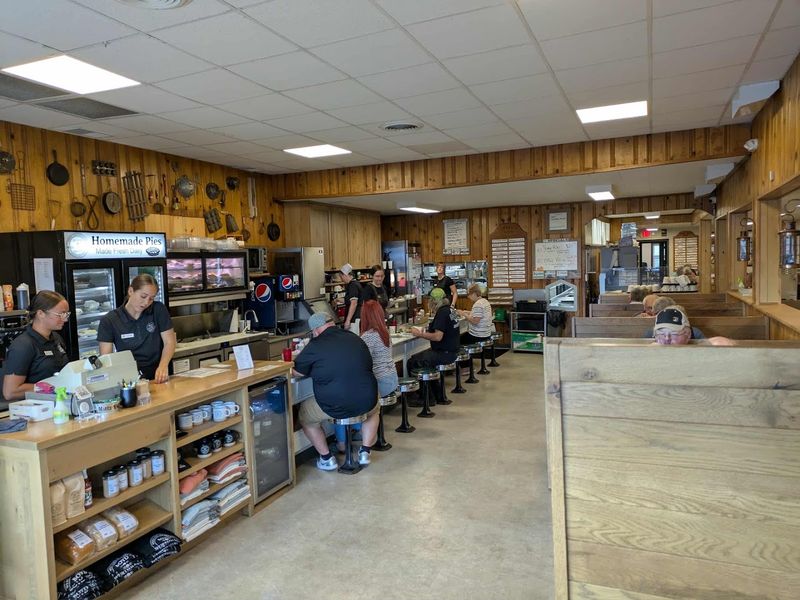 A Restaurant Rooted In Amish Country Tradition