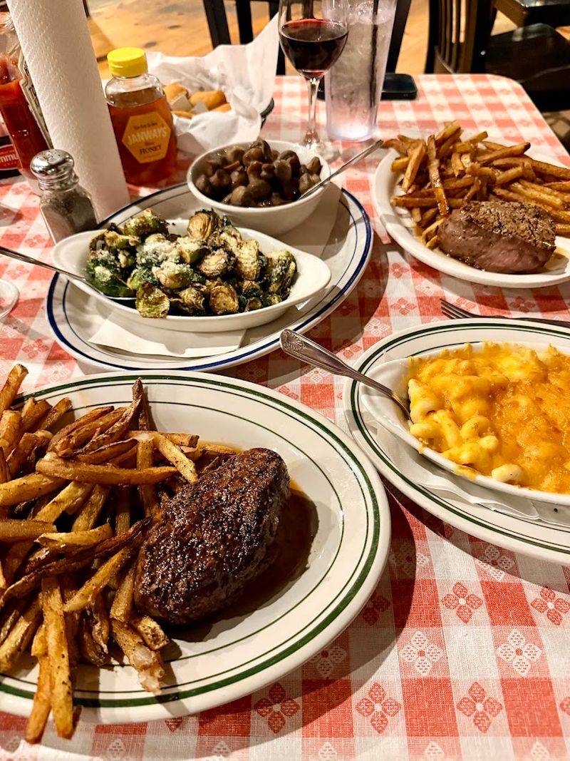 Lunch Brings Steakburgers Po' Boys And Country Fried Steak