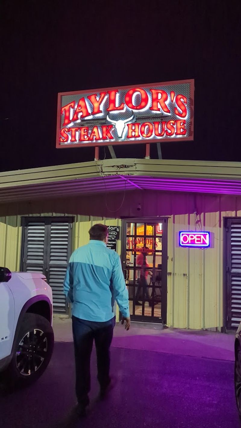 Exploring Southern Hospitality Traditions
