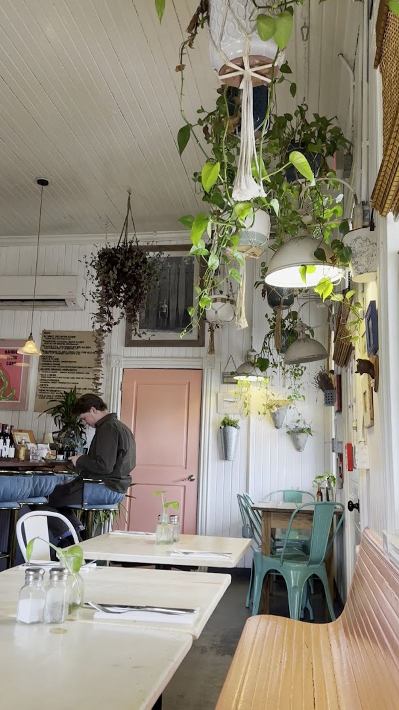 Little Gull Cafe