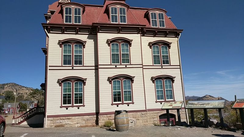 Victorian Buildings Frozen in the 1870s