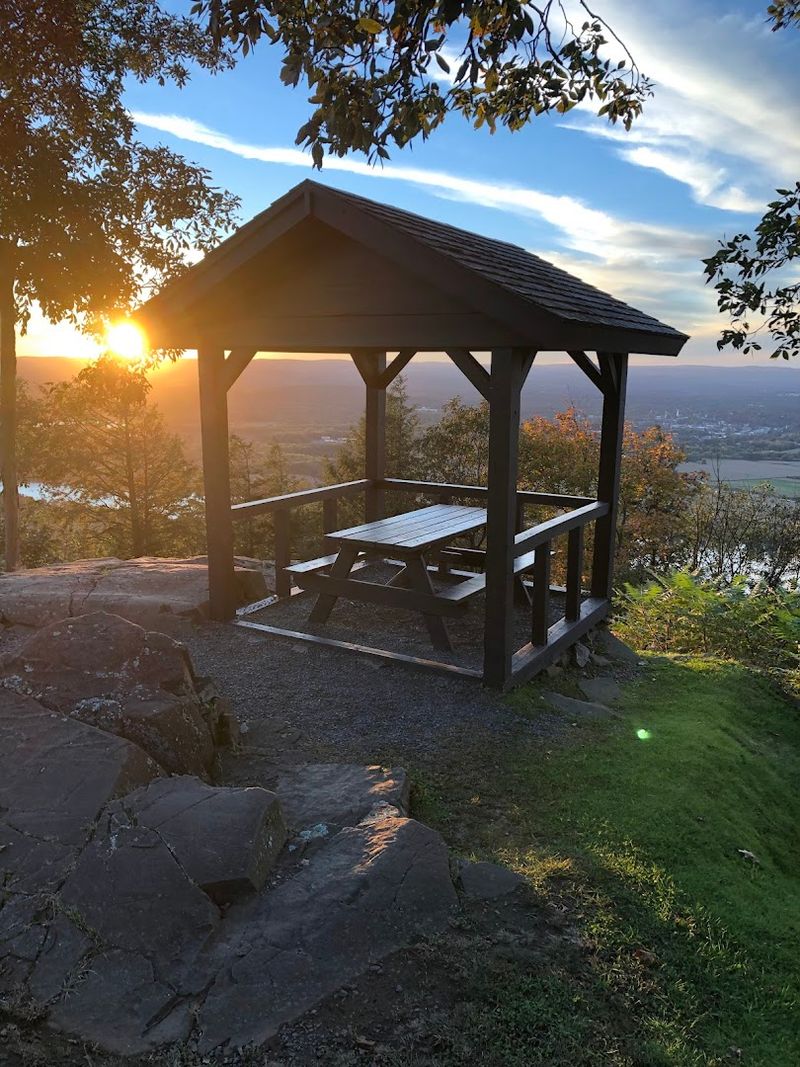 Picnic Areas With Views That Make Lunch Feel Like A Luxury