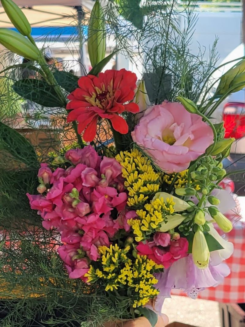 Fresh Flowers That Outlast The Weekend